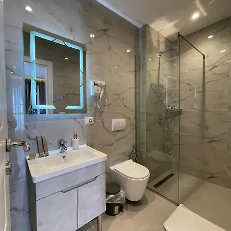 Reign Hotel