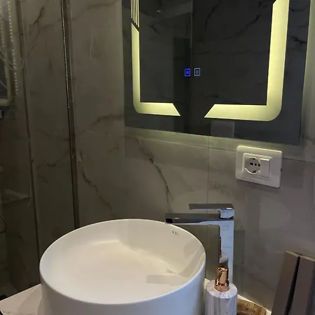 Reign Otel 4*