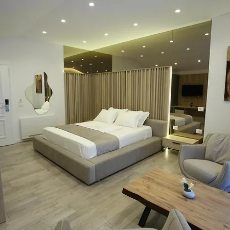 Reign Ξενοδοχείο 4*