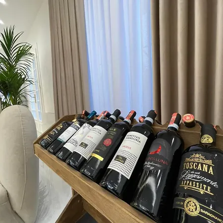 Reign Ξενοδοχείο 4*