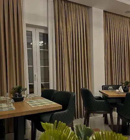 Reign Hotel 4*