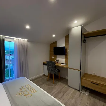 Reign Hotel Vorë