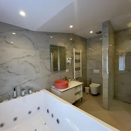 Reign Hotel
